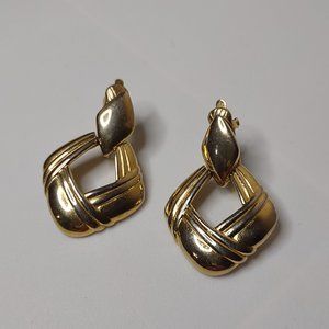 Vintage Trifari Gold Tone Diamond Shaped Metal Earrings